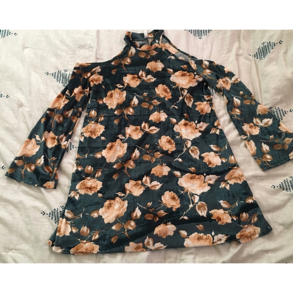 Velvet - Bell sleeve Dress new w/o tags